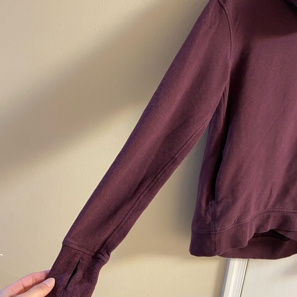 Lululemon Athletica Burgundy Turtleneck Sweatshirt Sz 8 - Picture 4 of 7